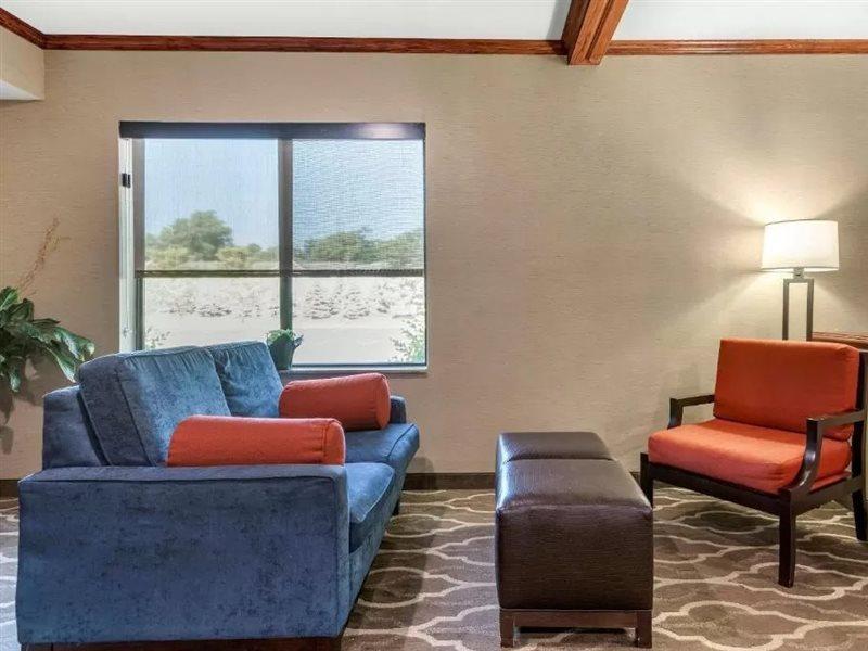 Comfort Suites Grandville - Grand Rapids Sw Екстериор снимка