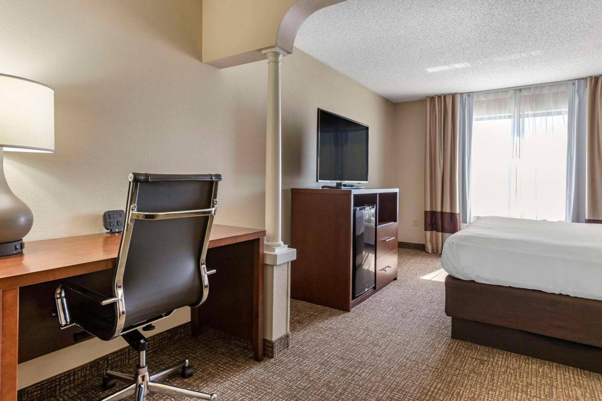 Comfort Suites Grandville - Grand Rapids Sw Екстериор снимка