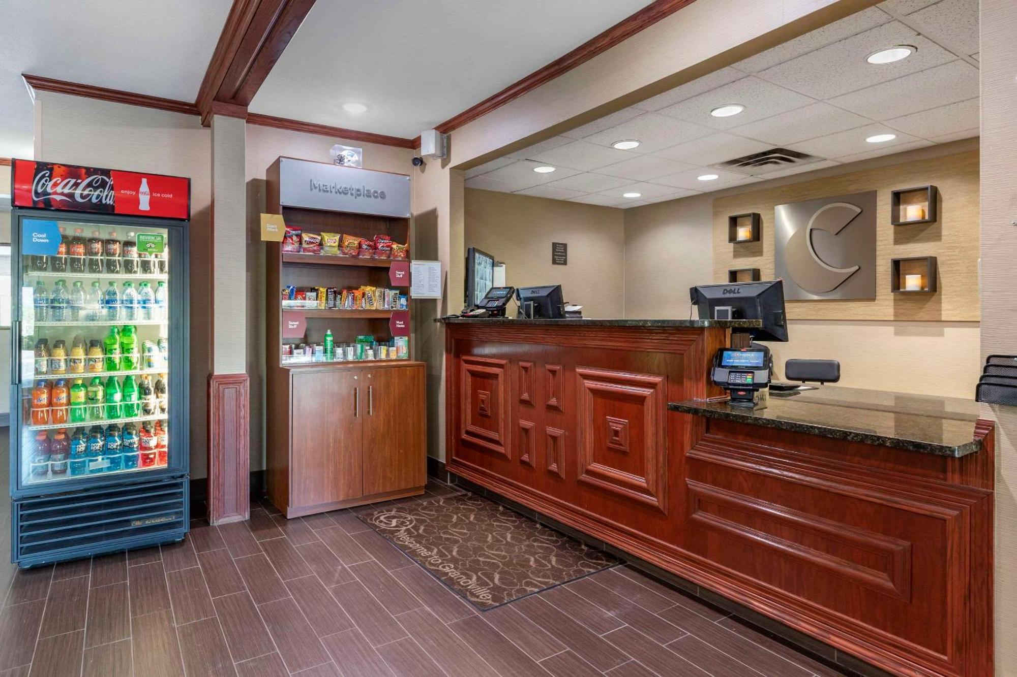 Comfort Suites Grandville - Grand Rapids Sw Екстериор снимка