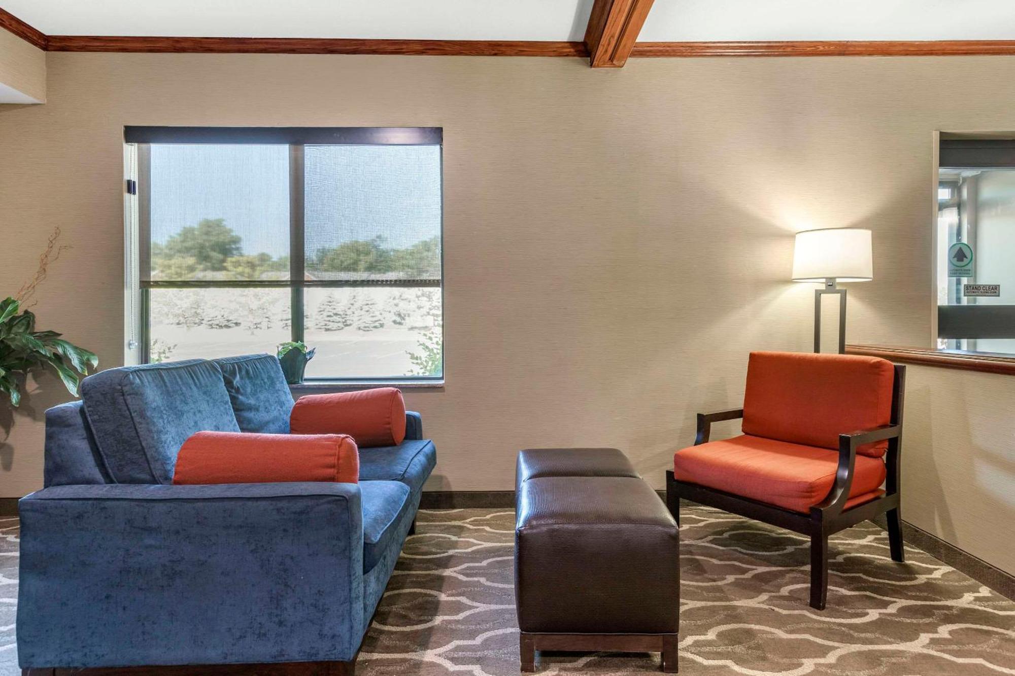 Comfort Suites Grandville - Grand Rapids Sw Екстериор снимка